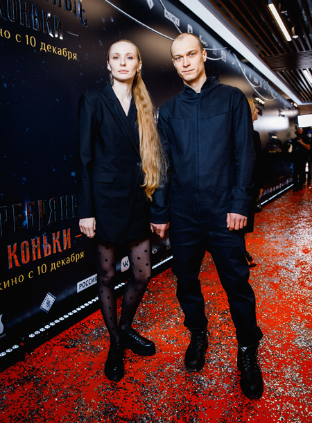 Аглая Тарасова, Сергей Бурунов, Александр Петров и другие на премьере фильма "Серебряные коньки" в Москве Аглая Тарасова, Сергей Бурунов, Александр Петров и другие на премьере фильма "Серебряные коньки" в Москве Звезды,Красная дорожка