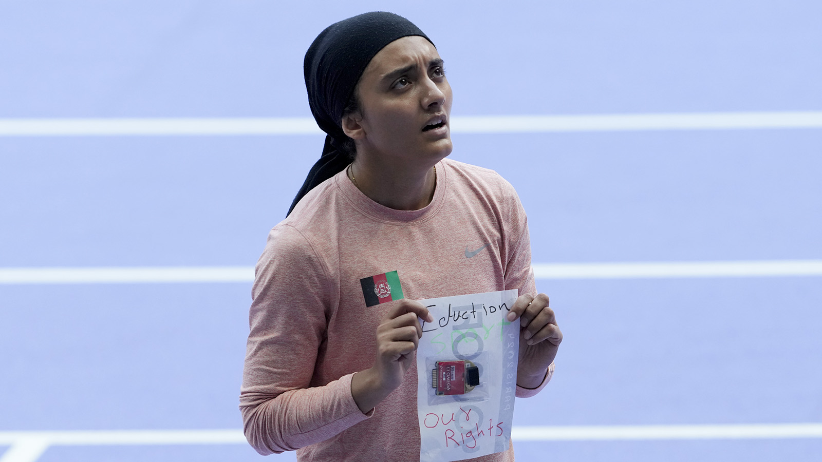 На Олимпийских играх легкоатлетка из Афганистана выступила против угнетения женщин