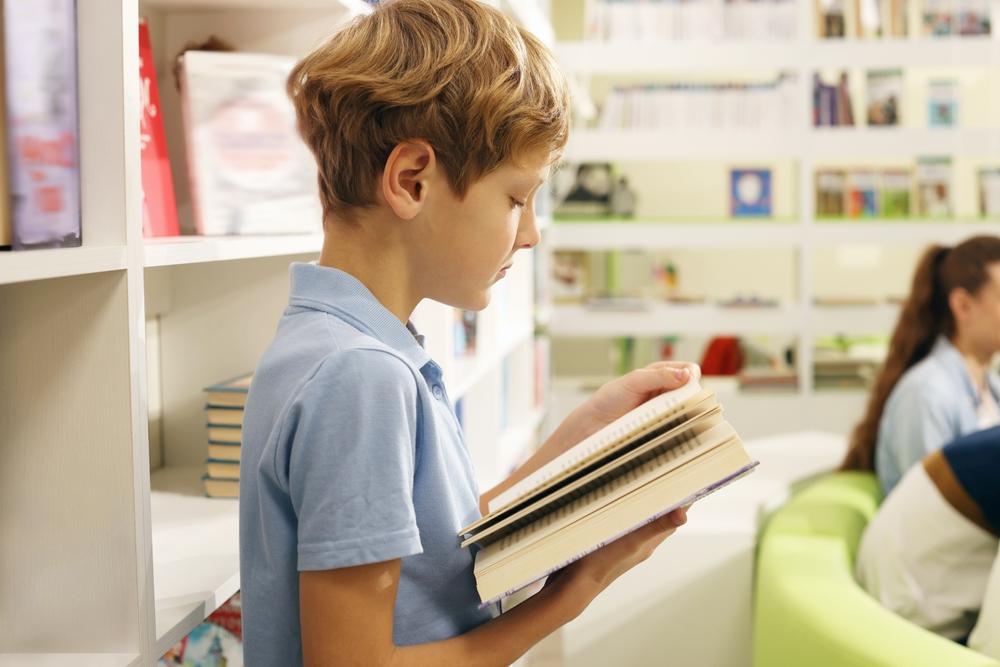 Библиотека Parents: список книг для детей 7-10 лет книги, читать, ребенку, стране, ребенка, книгу, детей, ребенок, вместе, «Приключения, вслух, самому, невыученных, Виктор, возрасте, книгами, обязательно, книжный, книгам, выбрать