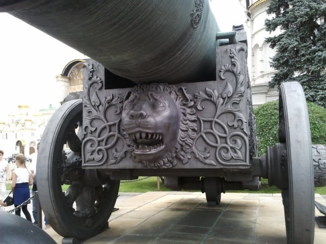 Царь-пушка - вовсе не пушка: что на самом деле стоит в Кремле 