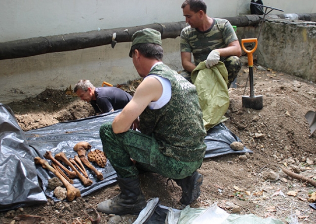 Раскопки. Найдены останки советских воинов