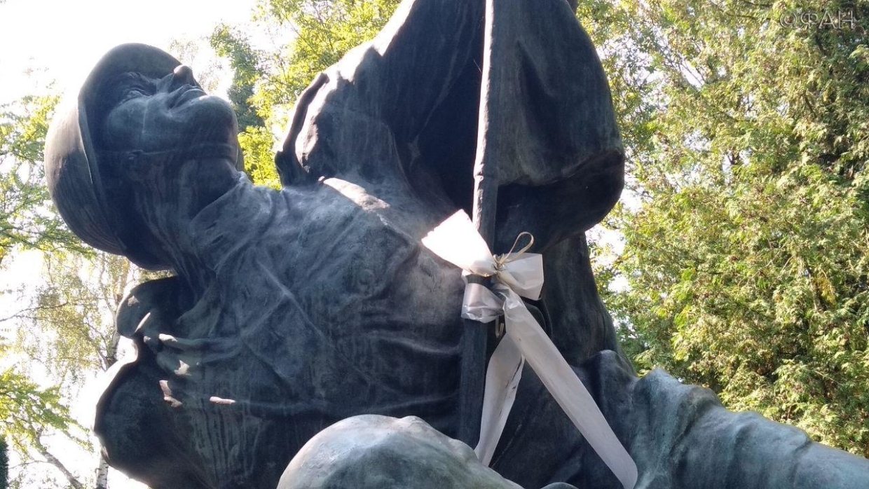 Остались без Родины: снос Монумента славы во Львове может положить конец Украине Украина