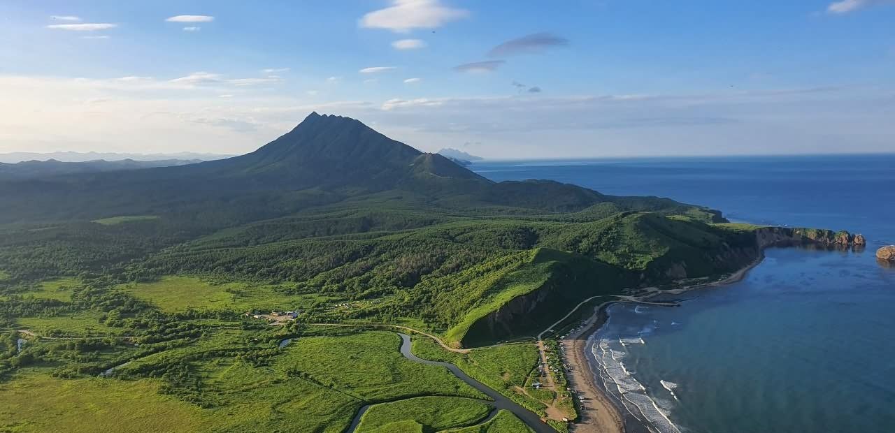 Вид на Бухту Тихую с пика Смелого