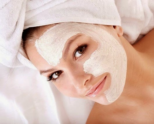 maska koza sklona aknama