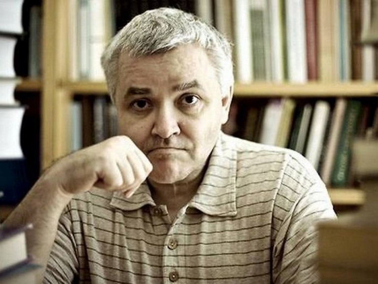 Известный лингвист: Русские – не угрюмые, у них просто другой этикет