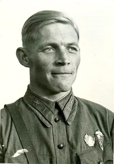 Парашютист товарищ Евдокимов
Иван Шагин, 1936 год, МАММ/МДФ.