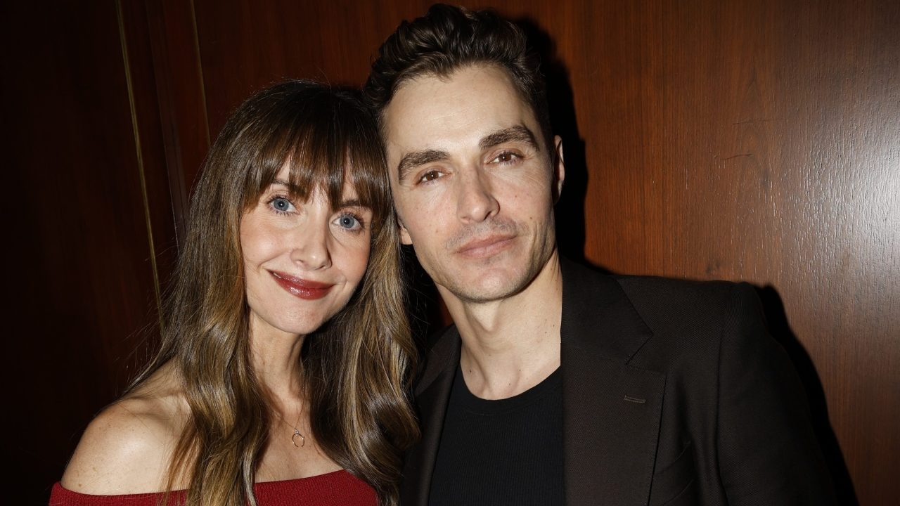  Кейт Бекинсейл, Хизер Грэм и Зои Дешанель