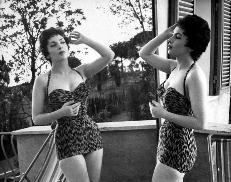 Пляжная мода 50-х и 60-х годов: купальники знаменитых красавиц Пляжная мода 50-х и 60-х годов: купальники знаменитых красавиц