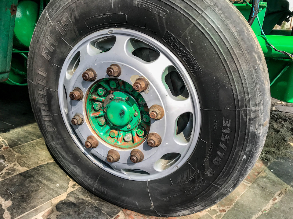 Гоночный КрАЗ с мотором от танка Гоночный КрАЗ с мотором от танка авто,автомобиль,машины,ремонт,Россия,СССР,тюнинг