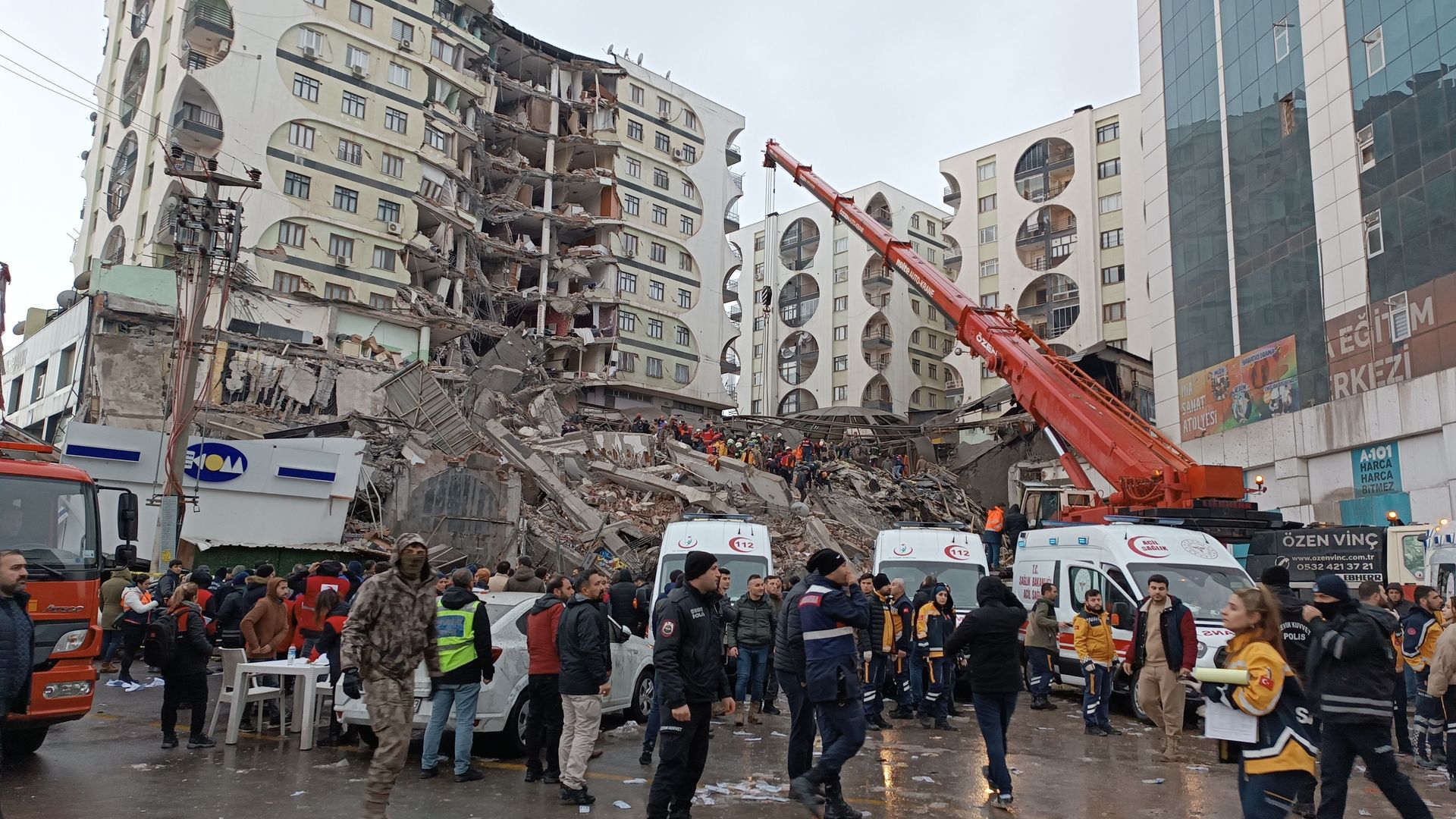 Землетрясение турция каком городе. Землетрясение в Турции 6 февраля 2023 года. Землетрясение в Турции и Сирии 2023. Диярбакыр Турция землетрясение. Сильное землетрясение в Турции 2023.