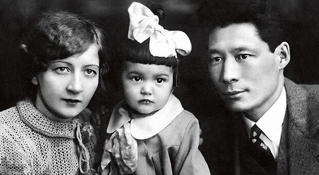 Кюнна с родителями, её отец был якутом наполовину(источник фото:7days.ru)