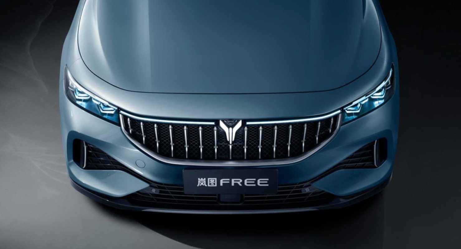 Dongfeng вывел на рынок новый премиальный электрокроссовер