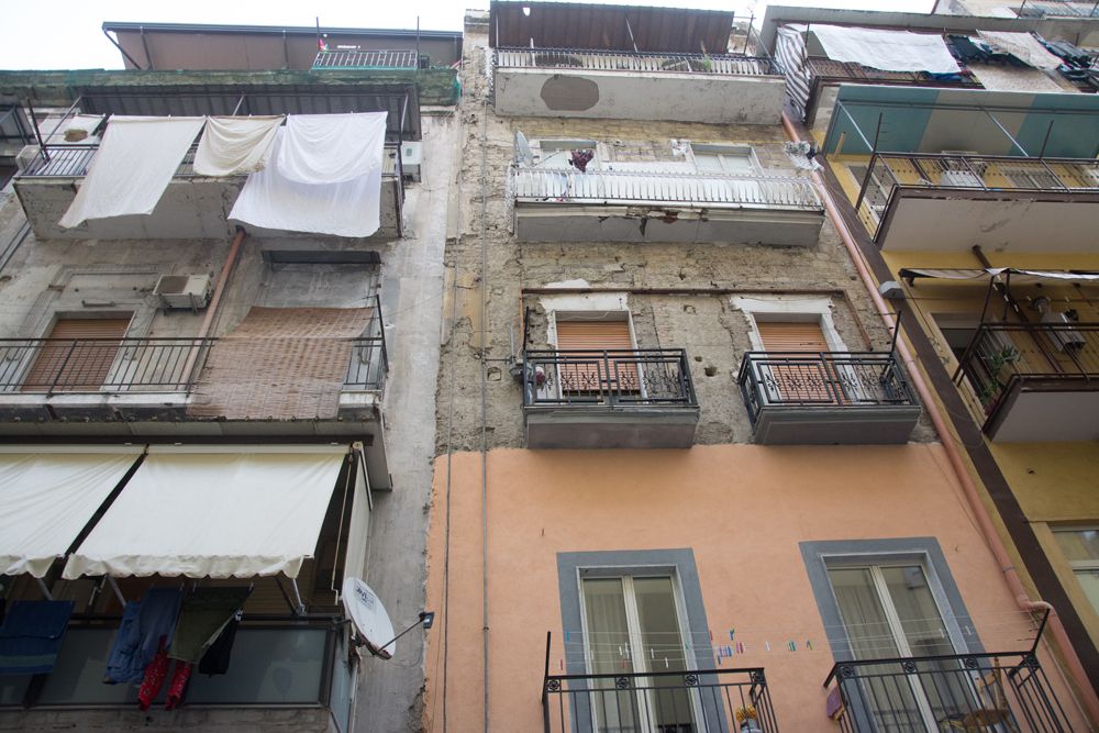 Как выглядит обычное жилье в Италии часто, Италии, районы, пешком, встречаются, может, обстановка, улицы, таких, выглядят, квартирах, только, предпочитают, старые, экономииСнаружи, целях, нужна, подниматься, этажи, первые