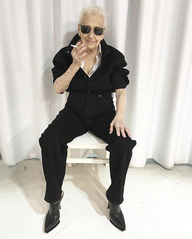 Она просто зашла погладить щенка, а перевернула все стереотипы модельного бизнеса,  став моделью в 95 лет! возраст,Женщины,красота