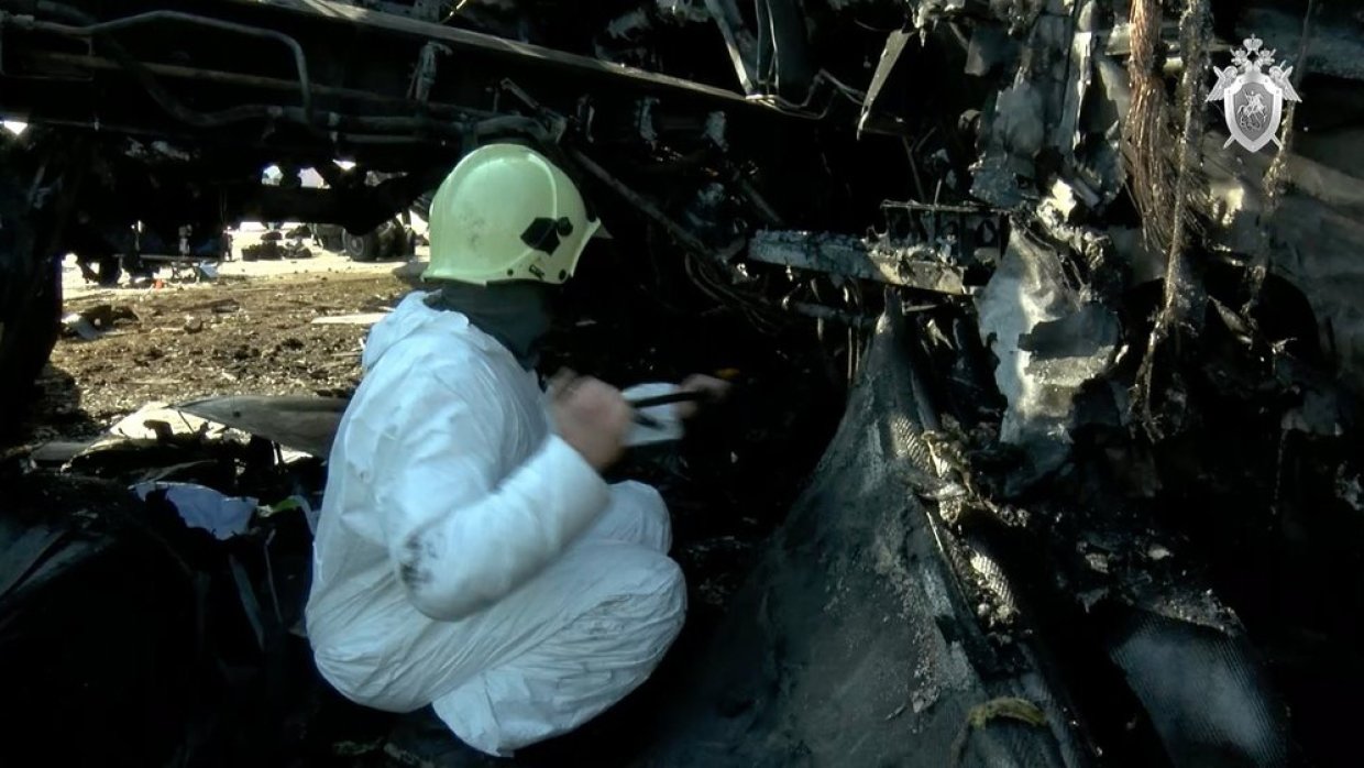 Черный ящик сгоревшего в «Шереметьево» SSJ-100 сильно поврежден