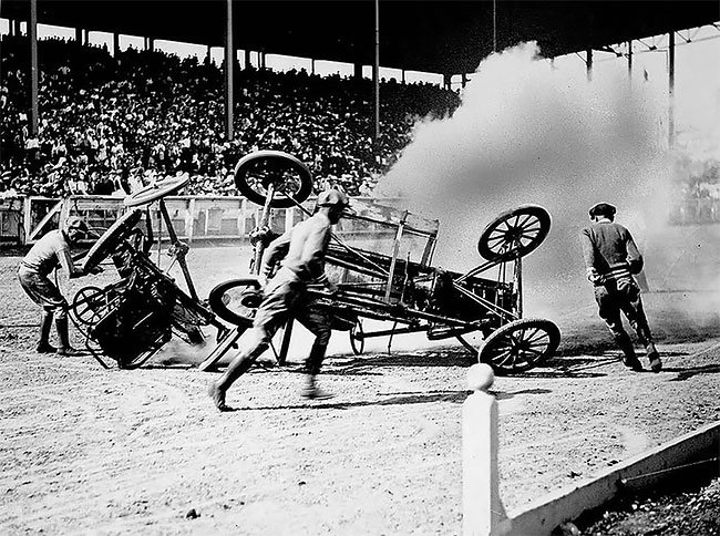 Автополо: опасный вид автоспорта начала XX века, в который играли рисковые парни автомобили