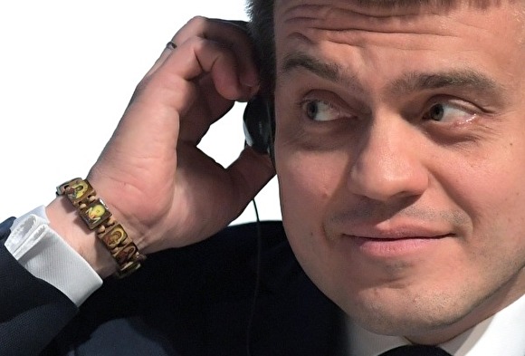 Министр науки с иконками: как Михаил Котюков помогает православию