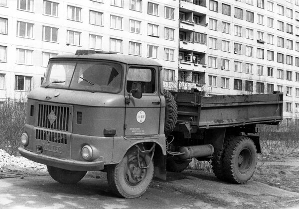 Популярный в СССР грузовичок из ГДР IFA W50 