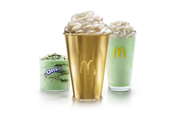 McDonald’s с аукциона продают золотой стакан, посвященный коктейлю Shamrock Shake стоимостью 100.000$