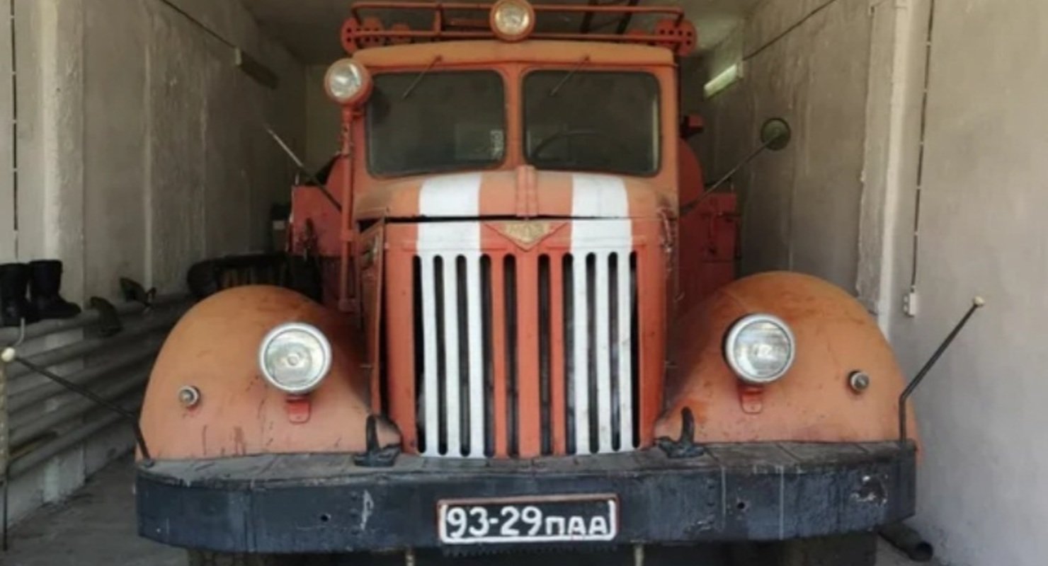 В Казахстане сохранилась редчайшая автоцистерна на шасси МАЗ 205