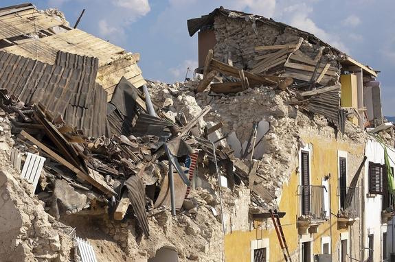 После землетрясения на востоке Турции зарегистрировано около 230 повторных толчков