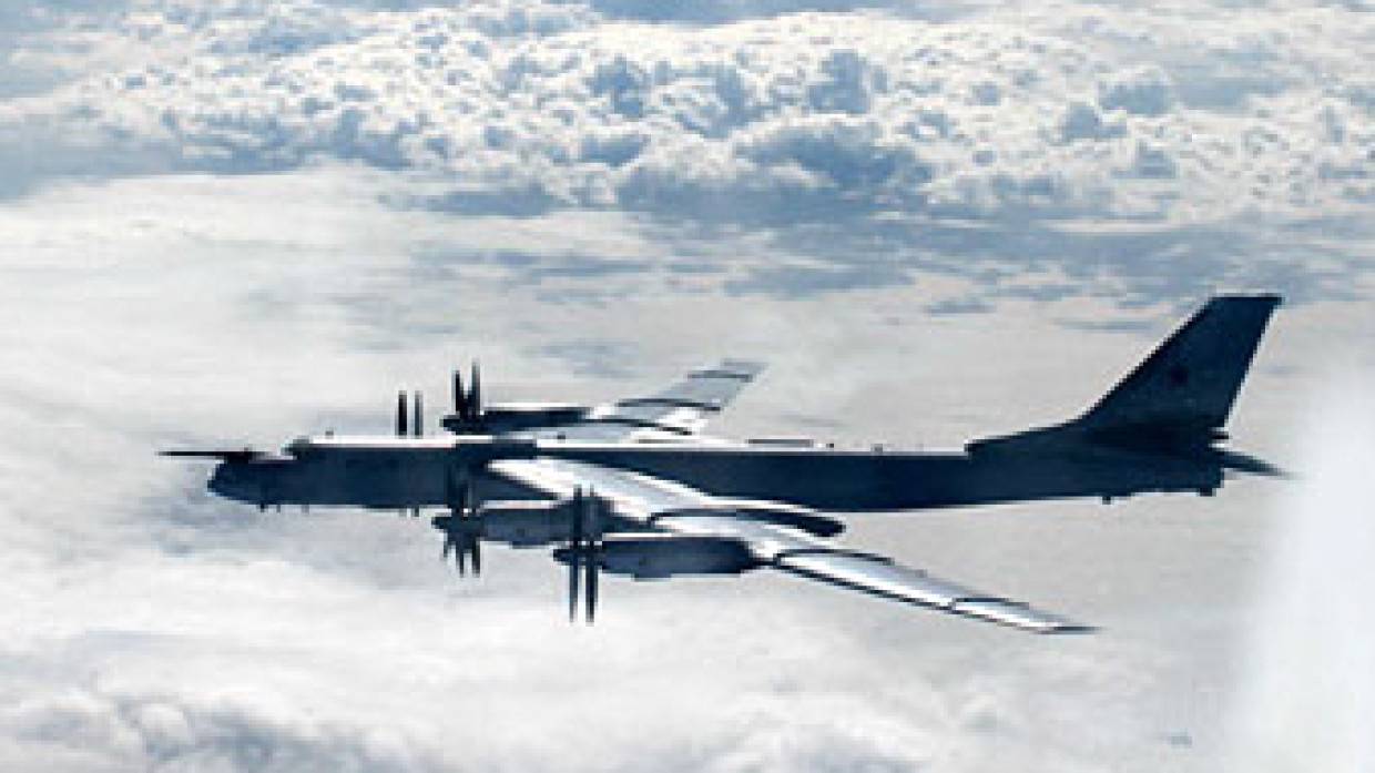 Бомбардировщики Ту-95МС выполнили полеты в Амурской области при низких температурах