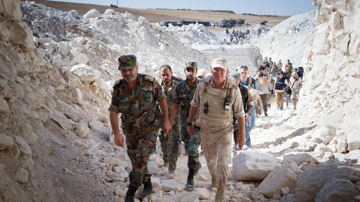 Фейк в три хода: В Минобороны "на пальцах" объяснили, как британская разведка обманула The New York Times