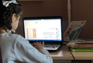 Преподаватели Центра проектного творчества «Старт-ПРО» проведут праздничную программу для учеников № 1500. Фото: Патимат Абдурахманова