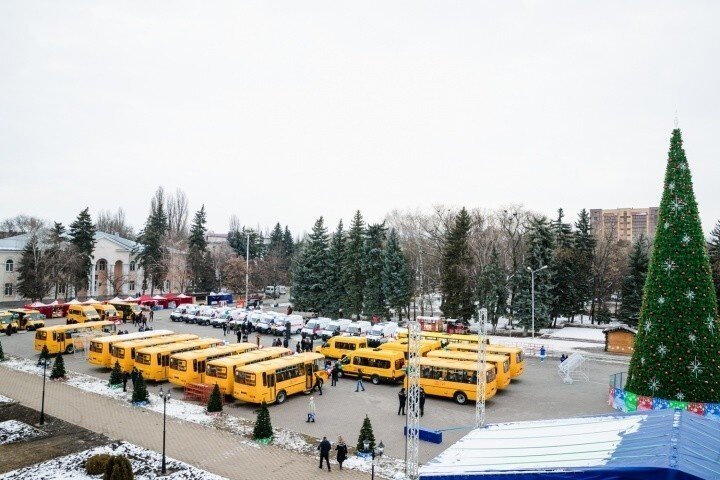 Школы и медучреждения Карачаево-Черкесии получили 61 единицу нового транспорта Хорошие, добрые, новости, россия, фоторепортаж