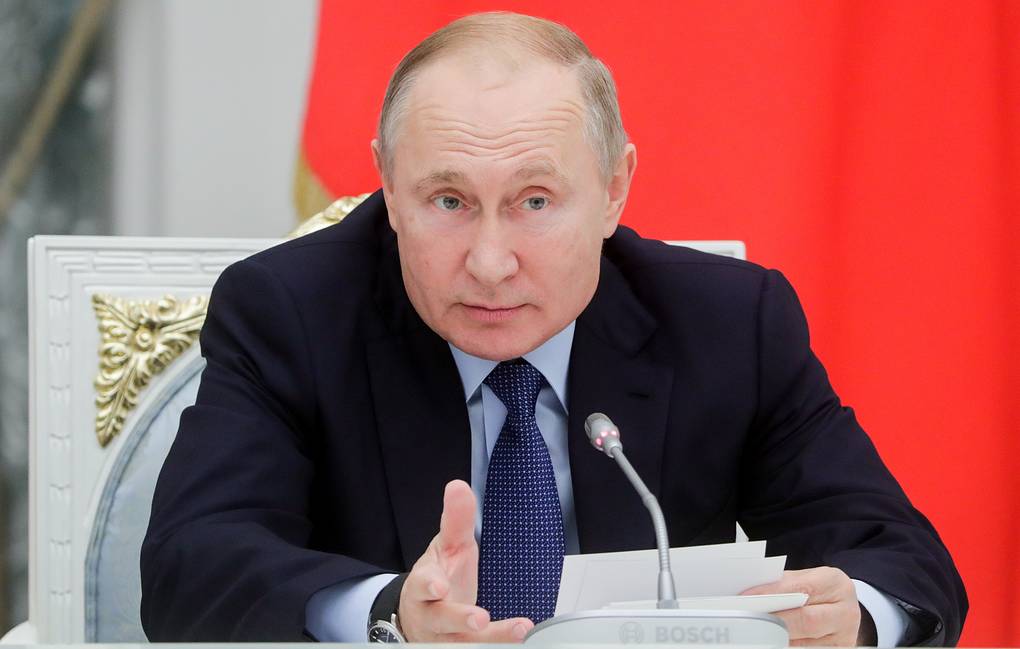 Путин считает, что Ленин "заложил мину" под государственность России