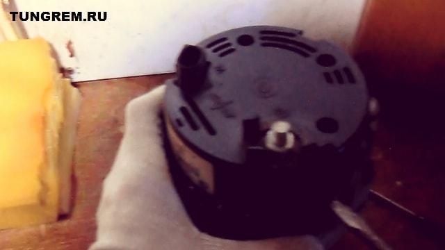 Снятие крышки генератора