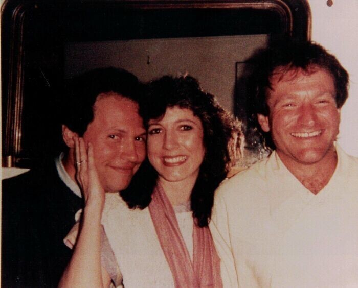 "Моя мама на вечеринке с Робином Уильямсом и Билли Кристалом, 1982 год, Лос-Анджелес"