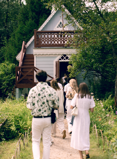 Надежда Оболенцева, Софья Капкова, Вика Газинская и другие на экскурсии в Музее-заповеднике Чехова Надежда Оболенцева, Софья Капкова, Вика Газинская и другие на экскурсии в Музее-заповеднике Чехова Звезды,Новости о звездах