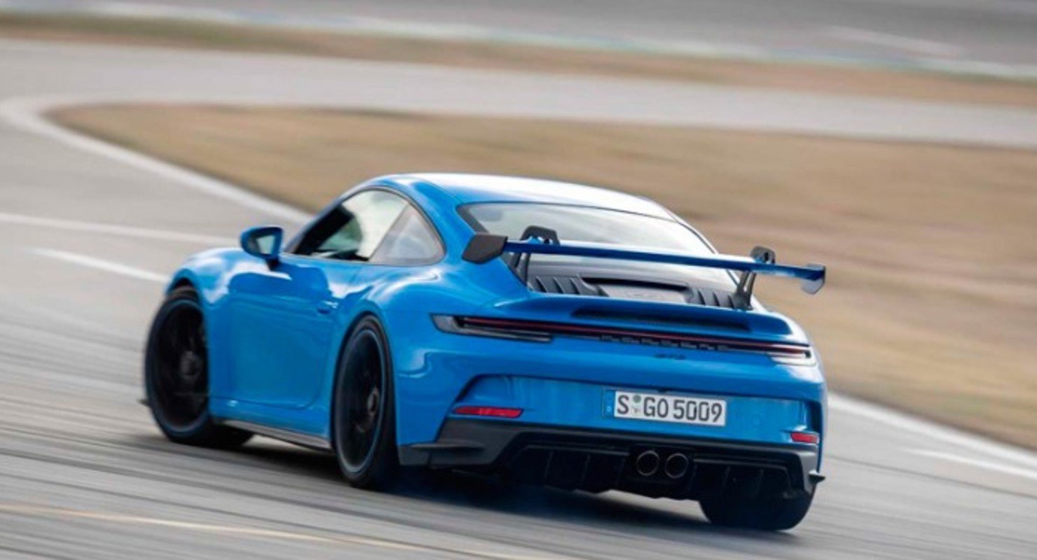 Спорткар Porsche 911 GT3 нового поколения проехал 5000 км на скорости 300 км/ч Автомобили
