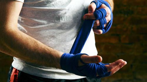 Базовые техники бинтования рук бинтами для бокса. Как правильно бинтовать боксерские бинты?