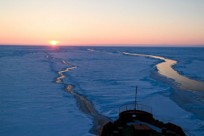 Какой толщины лед способен пробить атомный ледокол арктика,Атомный ледокол,какой лед расколет ледокол,лед,мощность ледокола,Пространство,северный ледовитый океан