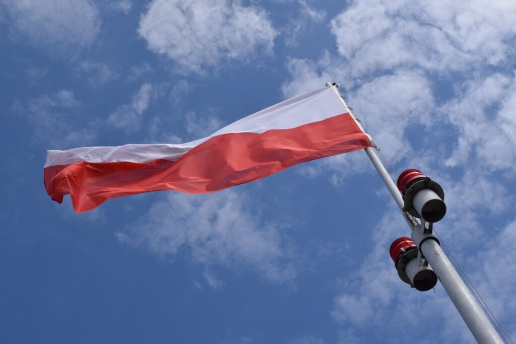 Польша досрочно разорвет газовые отношения с Россией