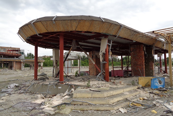 Пять лет на линии огня: Как выживают в районе Донецкого аэропорта Пять лет на линии огня: Как выживают в районе Донецкого аэропорта украина