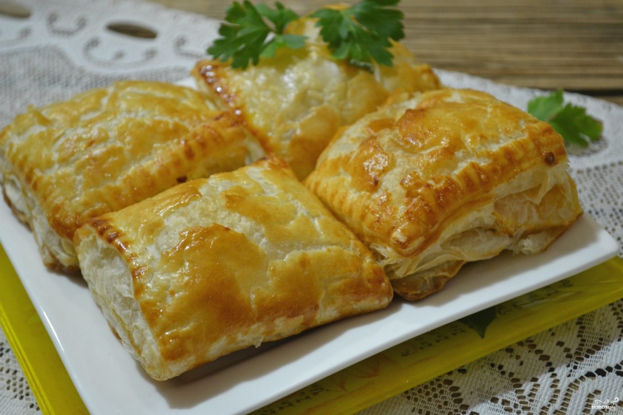 Пирожки с капустой из слоеного бездрожжевого теста Пирожки с капустой из слоеного бездрожжевого теста
