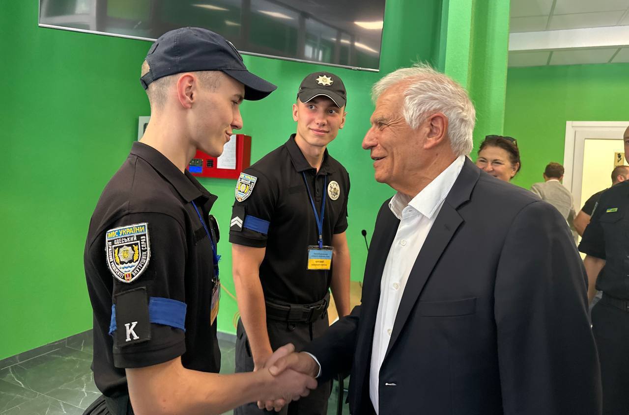 Лиса в курятнике: Что Боррель хотел в Одессе? геополитика,украина