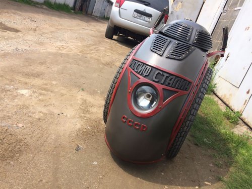 Мотоцикл, вдохновлённый паровозом Сталина Мотоцикл, вдохновлённый паровозом Сталина автомобили,мотоциклы,Россия,стимпанк