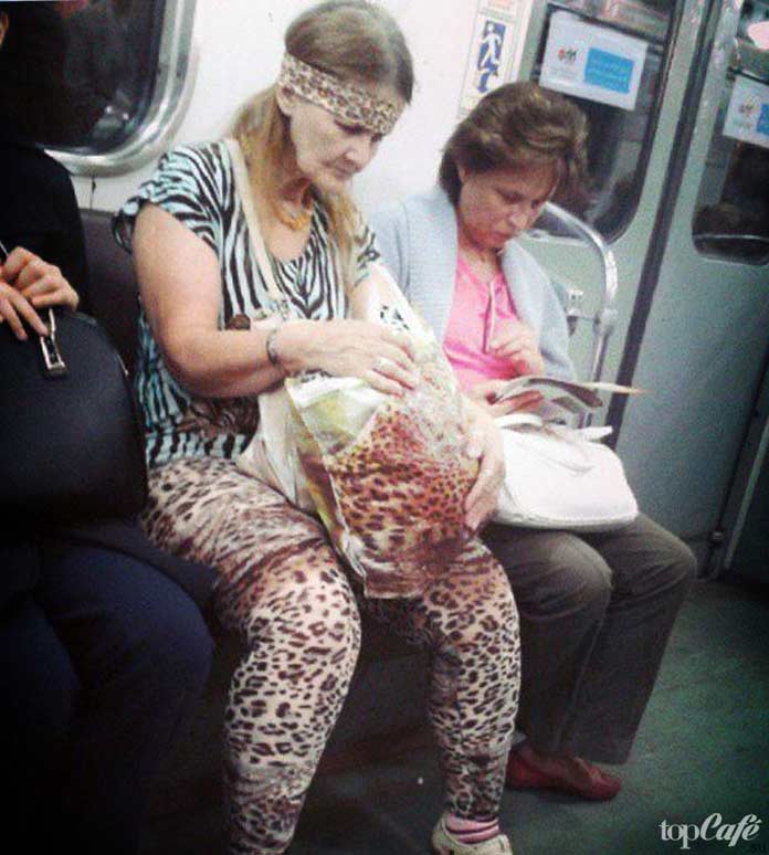 Фотографии женщин в метро: сафари в метро