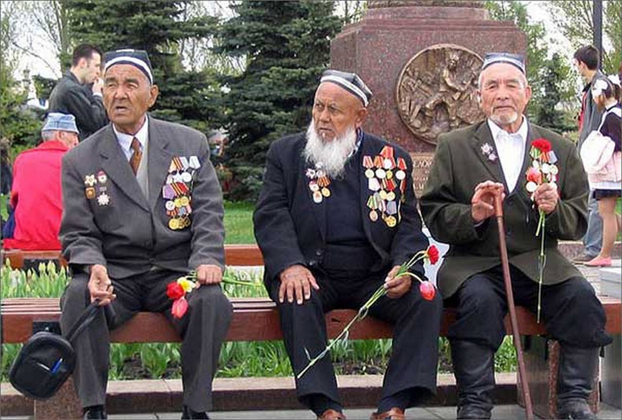 Суть времени 9 мая. Ветераны Узбекистан ветераны ВОВ. Ветеран Великой Отечественной войны Узбекистан 9мая. Ветеран войны 1941-1945 Таджикистан. Ветераны Узбекистана 1941-1945г.