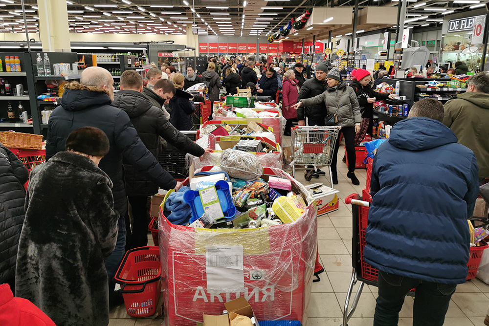 Вот и всё. В России закрываются гипермаркеты. санкции, России, меньше, россиян, эмбарго, антисанкции, гипермаркеты, Европы, огромные, руководства, друзья, высшего, очень, началось, закрываются, ощущение, магазинов, против, ответные, только