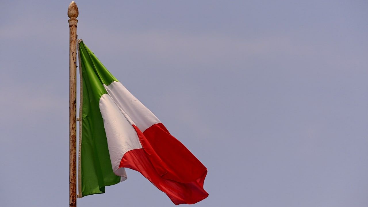 Президент Италии Маттарелла распустил парламент