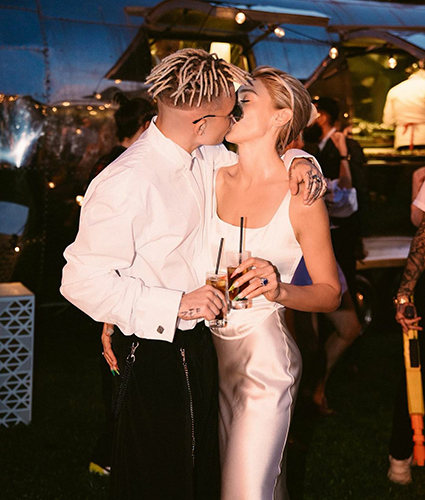 В сети обсуждают вероятное расставание Насти Ивлеевой и Элджея В сети обсуждают вероятное расставание Насти Ивлеевой и Элджея Звездные пары