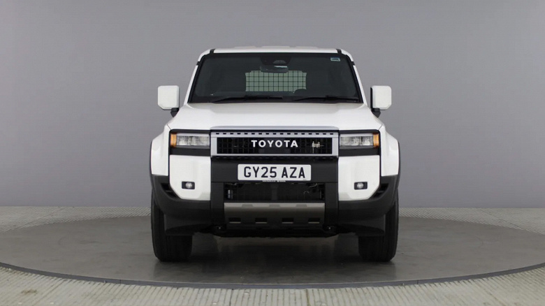 Представлен грузовой Toyota Land Cruiser 250. Теперь это двухместный внедорожник с огромным багажником