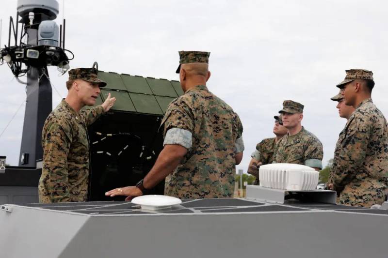 Безэкипажный катер с беспилотниками-камикадзе. КМП США продолжает программу LRUSV Безэкипажный катер с беспилотниками-камикадзе. КМП США продолжает программу LRUSV оружие