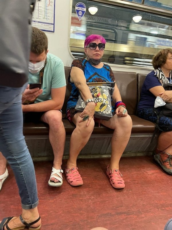 Чудаки и модники из метро  позитив,смешные картинки,юмор