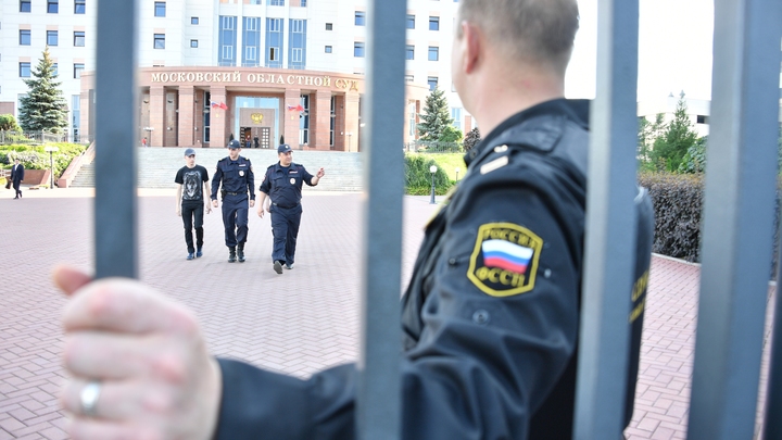 Банк отобрал у безработной деньги "от Путина". К делу подключили приставов Банк отобрал у безработной деньги "от Путина". К делу подключили приставов россия